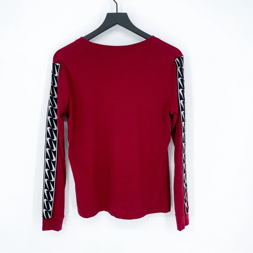 Nike Burgundy The Nike Tee Sleeve Panel Swoosh Design Medium